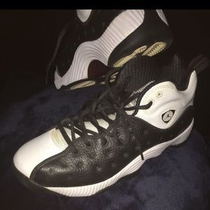 Jordan 13 jump man team 2